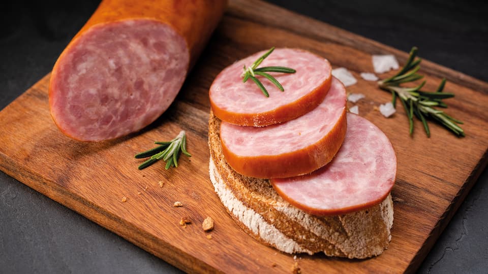 Le Saucisson Fumé au Bois de Hêtre